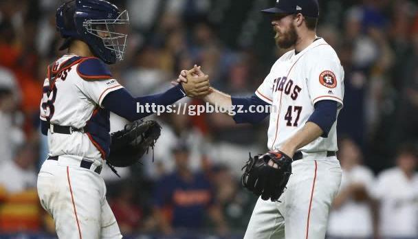 维拉尔团队向球员颁奖,感谢其在比赛中的出色表现 维拉尔团队向球员颁奖,感谢其在比赛中的出色表现