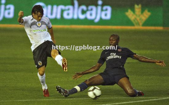 梅斯遭遇主场失利,保级前景岌岌可危 梅斯遭遇主场失利,保级前景岌岌可危